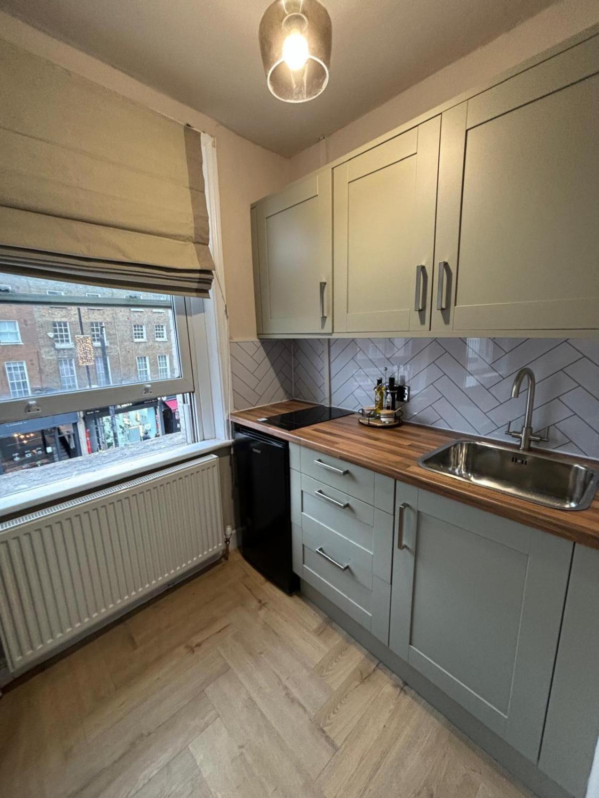 Camden Town Bed & Breakfast London Exterior photo